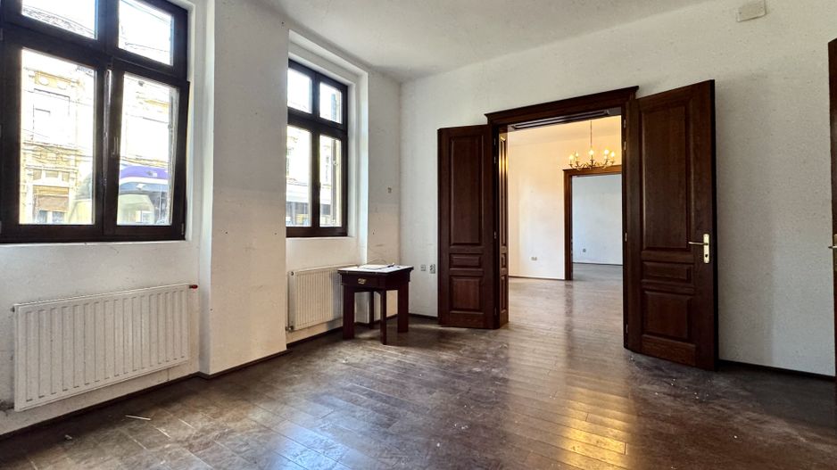Casă pretabilă pentru spațiu de birouri, cu teren – în zona Bălcescu - Poză 6