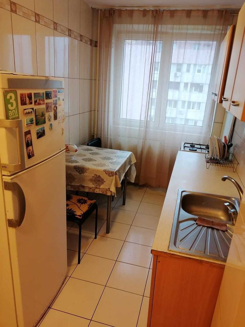 Vanzare apartament 3 camere Titan-Minis - Poză 1