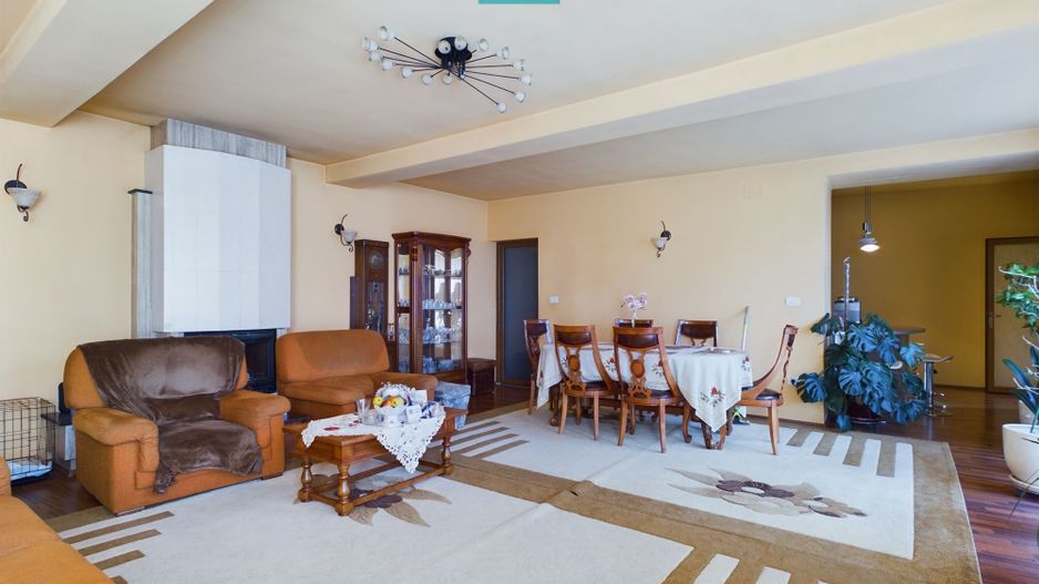 Casă solidă și impunătoare în Grădiște - Poză 8