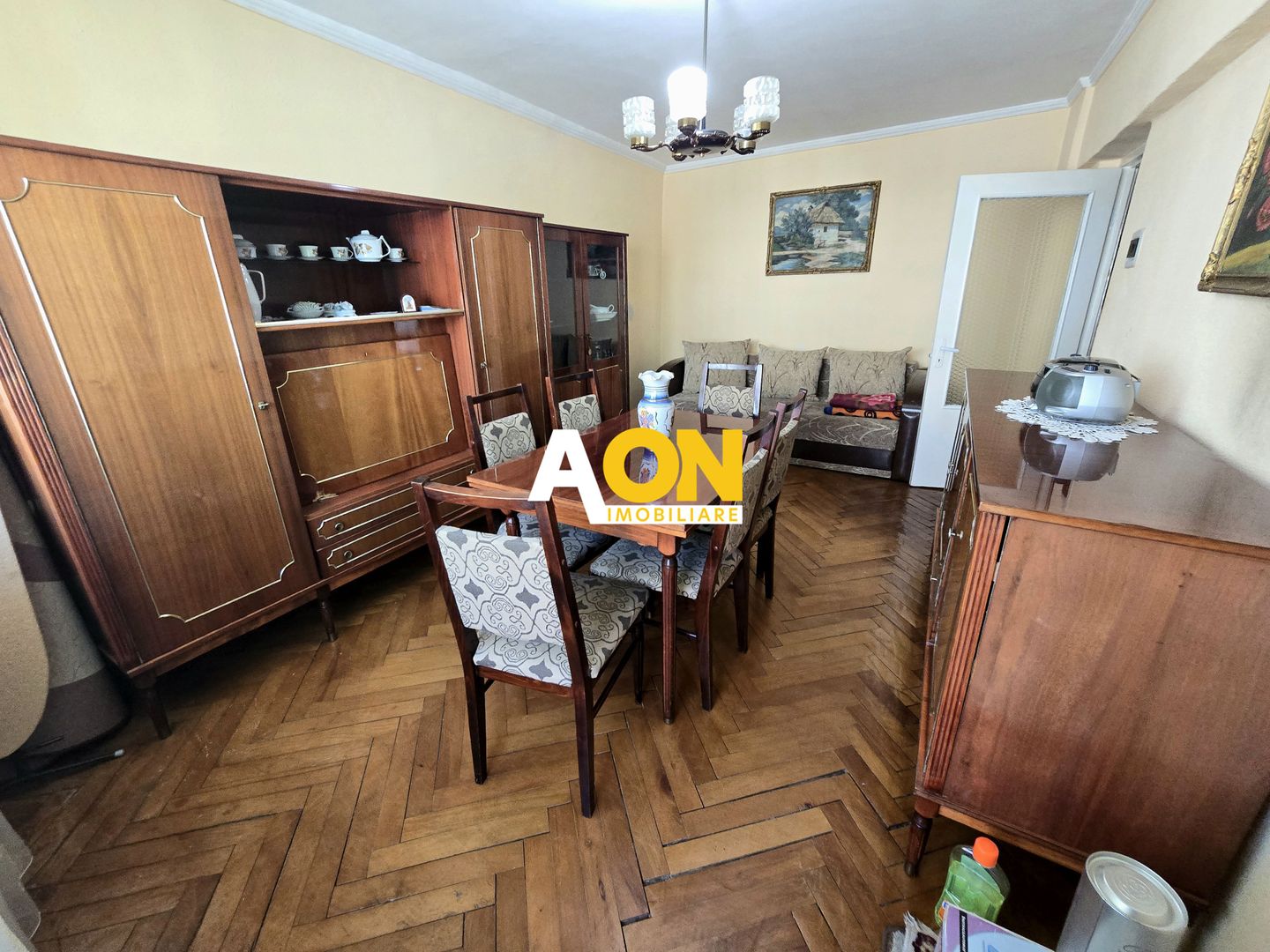 Apartament 3 Camere, 2 Bai, 2 Balcoane, Zona Cetate - Poză 1