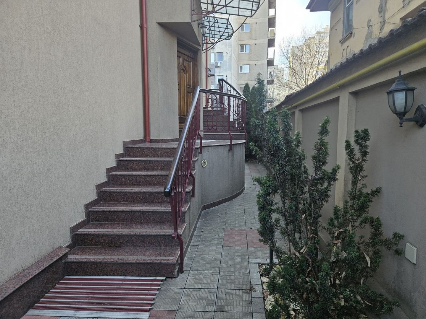 Inchiriere vila 10 camere zona Bd. Ferdinand - Poză 1