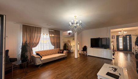 Casă de vânzare Tăuții Măgherăuș | 200 mp | 6 ari
