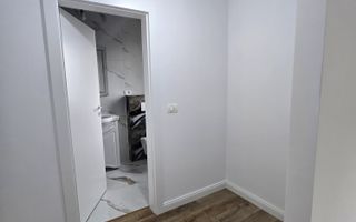 Duplex cu 5 camere despartit prin garaj in Giarmata - Poză 10
