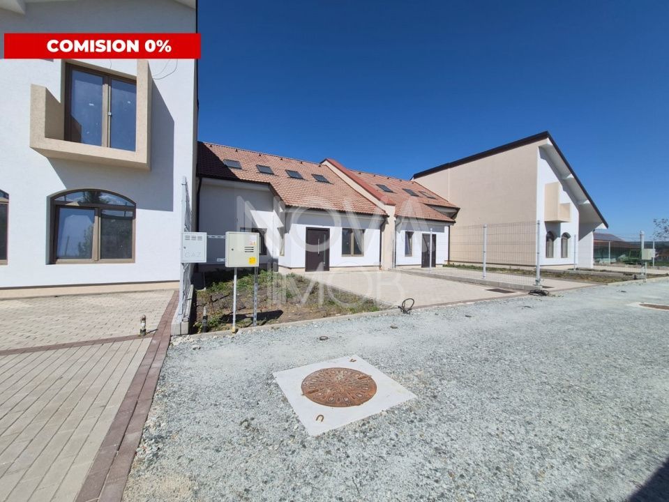 Casa generoasa cu 5 camere, 2 bai, dressing si parcare – Sura Mica - Poză 1