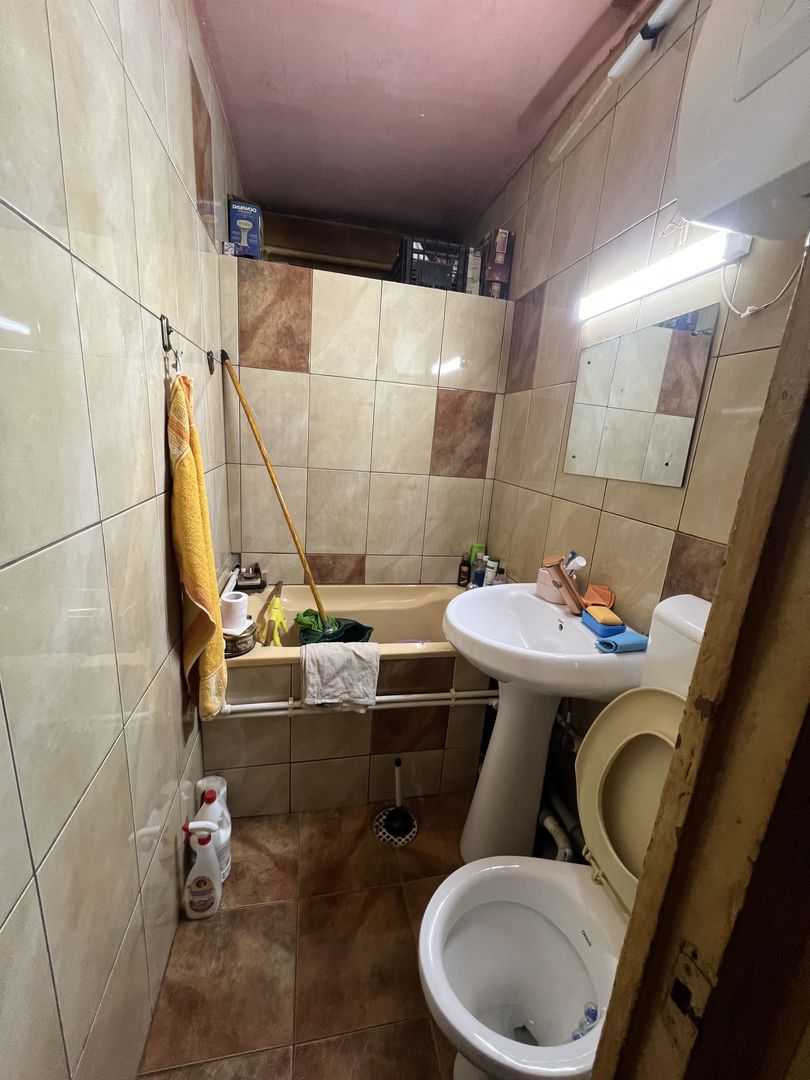 vand apartament 2 camere zona Piata Sarbilor - Poză 4