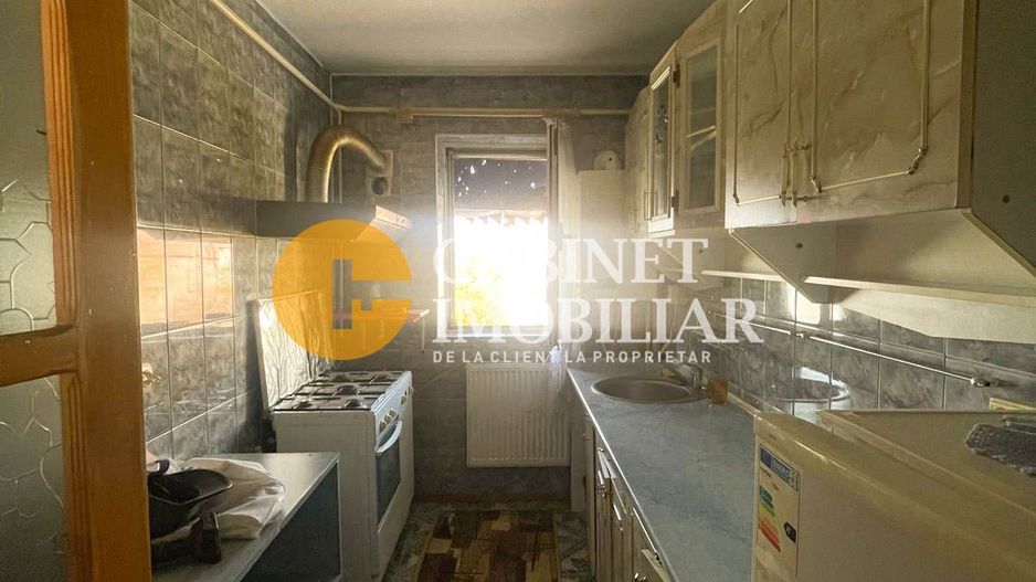 Apartament 3 camere decomandat zona Galata - Poză 4