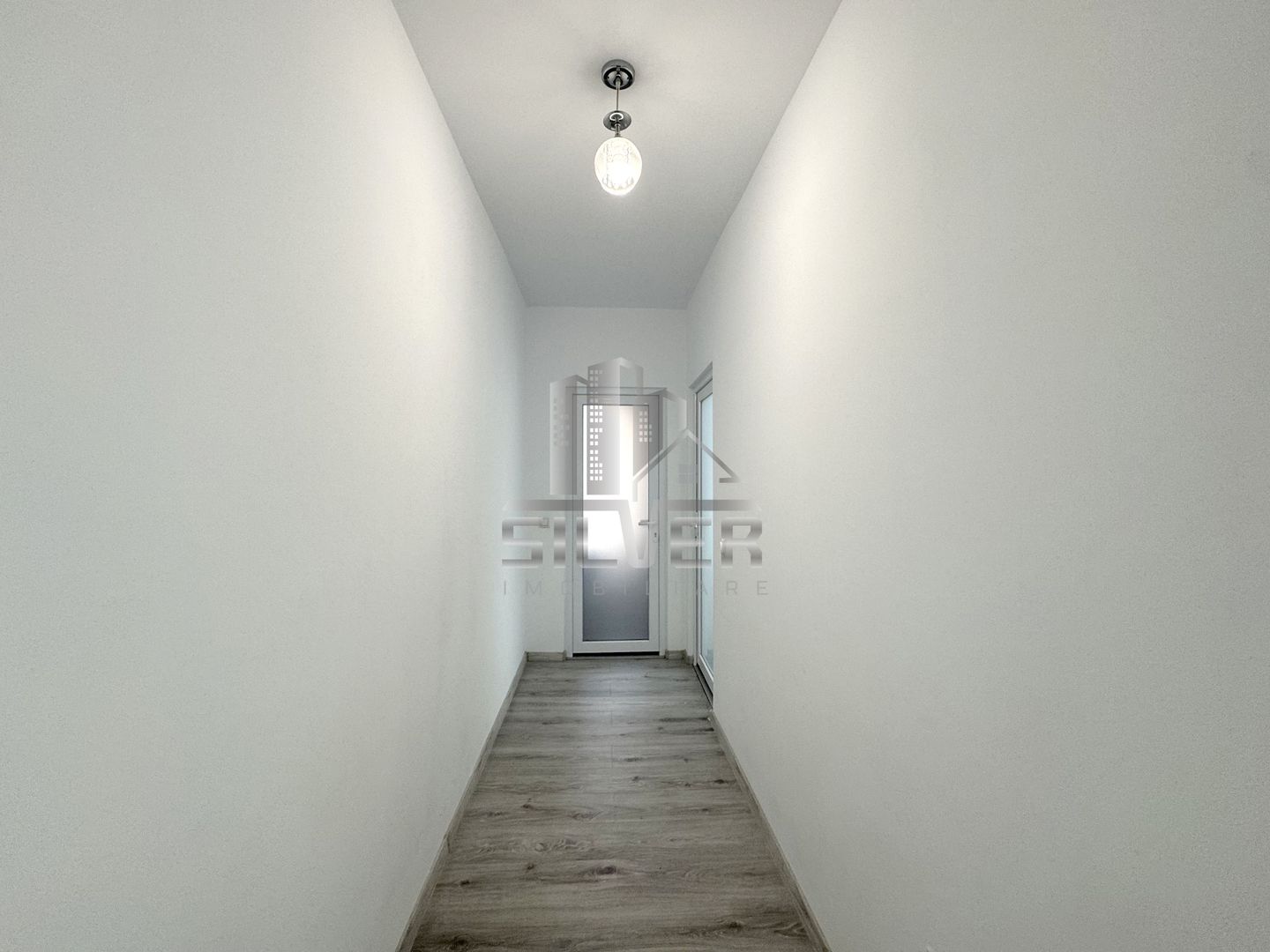 Apartament cu 3 camere la cheie! - Poză 12