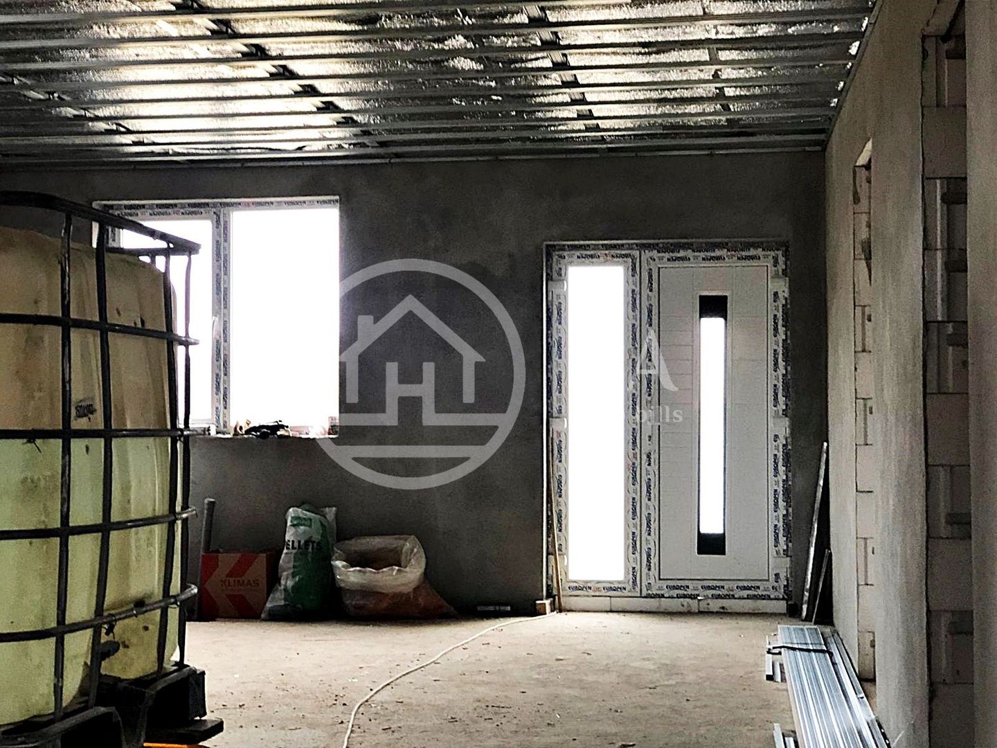 Casa de vanzare cu 4 camere pe str. Izvorului, zona Saldabagiu, Oradea - Poză 3