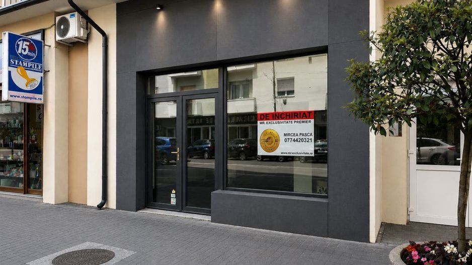 De Închiriat Spațiu Comercial Central - Poză 1