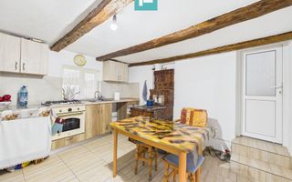 Casă renovată în localitatea Lazuri, Arad - Poză 11