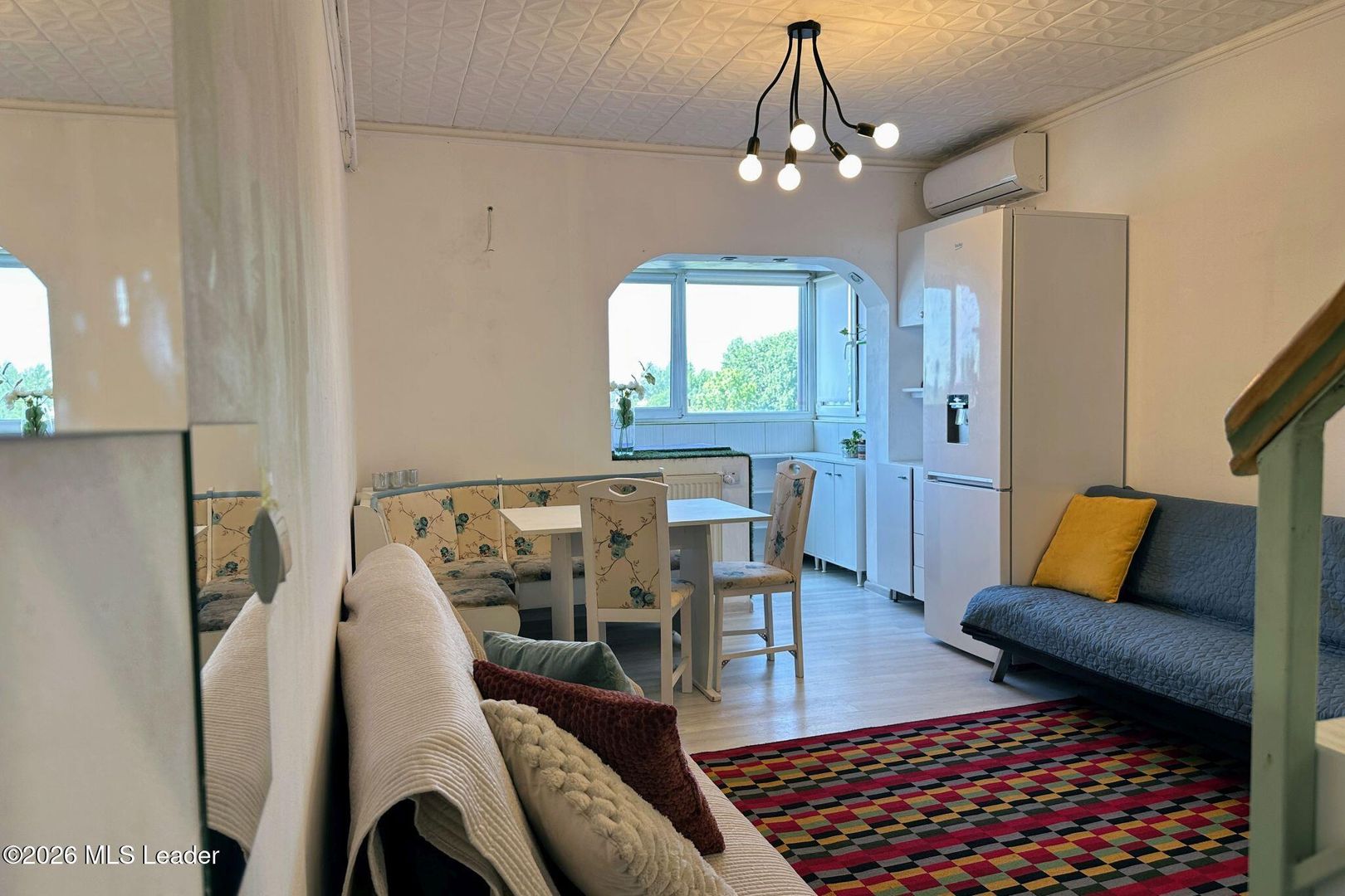 Fizicienilor - Lacramioarei, 3 camere 67 mp, pod 40 mp, modernizat - Poză 3