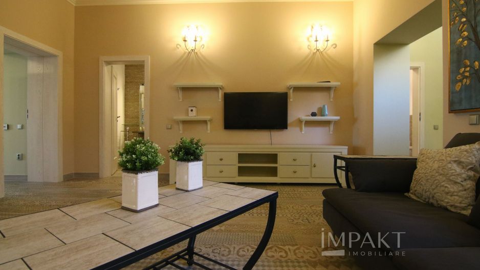 Apartament 4 camere, lux, zona Centrala! - Poză 1