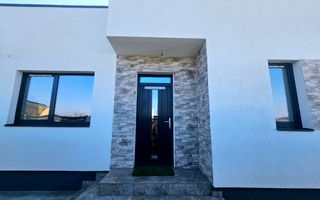 Casa pe un singur nivel cu 4 camere - comuna Berceni - Poză 1