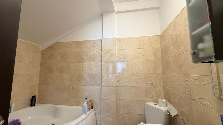 Vila spatioasa cu vedere spre lac Corbeanca - Poză 38