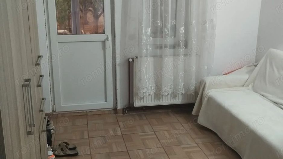 Casă de vânzare cu teren 920 mp - Poză 5
