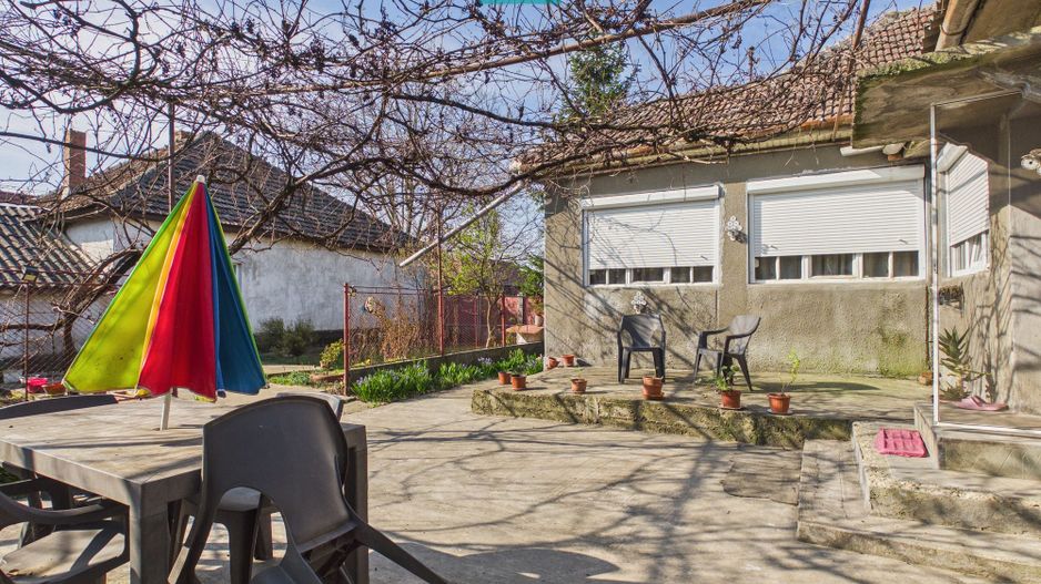 Casă cu 3 camere din văiugă în Macea - Poză 12