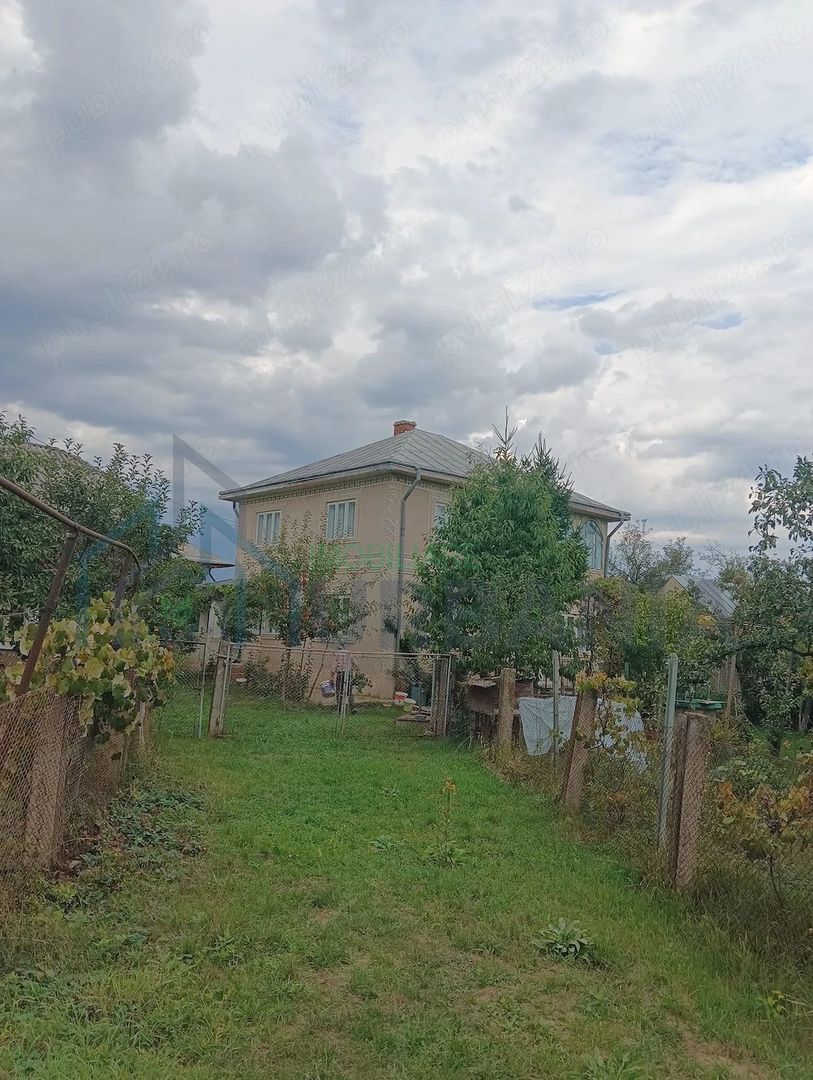 Casă de vânzare cu teren de 1450 mp în Lunca, Pașcani, lângă școală - Poză 4
