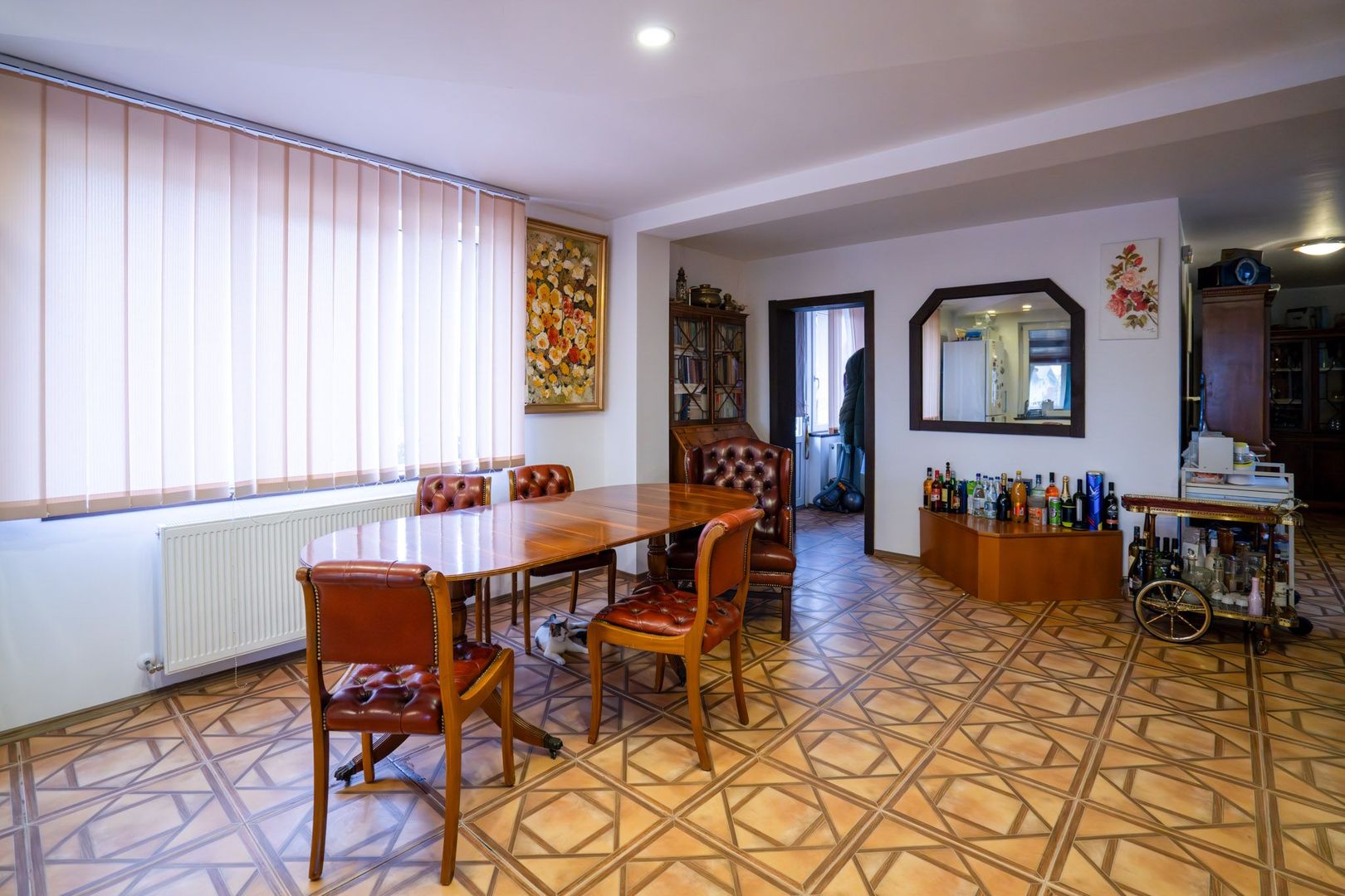 Pensiune cu 12 camere in Baile 1 Mai - Poză 2