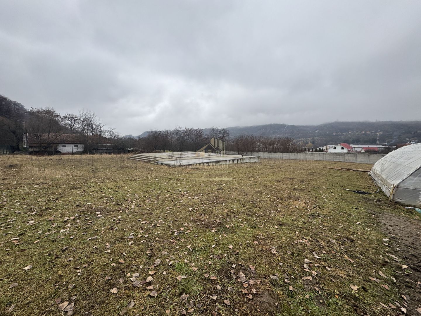 TEREN INTRAVILAN 2200 MP CAMPULUNG ARGES - Poză 36