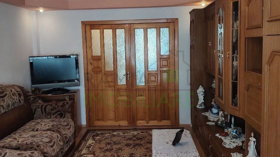Apartament 3 camere decomandat, etaj 1, 2 balcoane și garaj – Râșnov - Poză 4