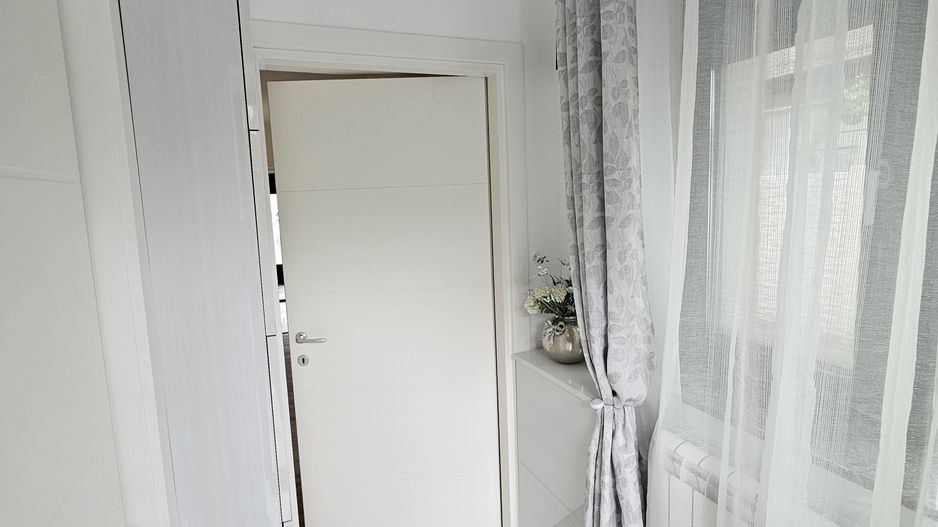 NOU -Casa la cheie sos Chitilei / blvd Laminorului - Poză 4