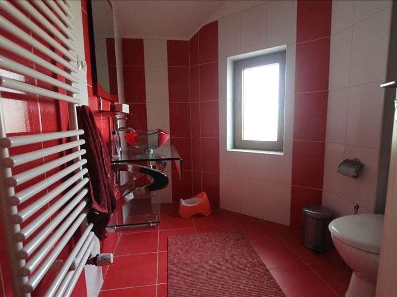 Casă / Vilă cu 9 camere de vânzare în zona Bogdanestilor - Poză 10