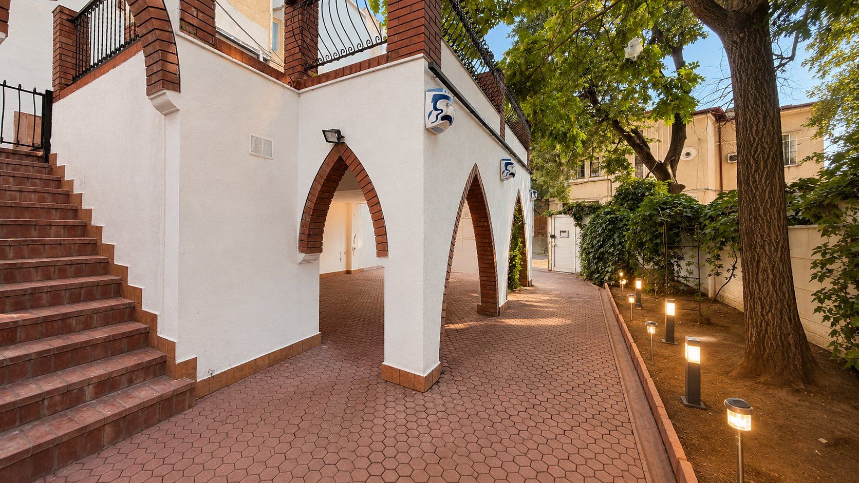 Vila zona Stefan cel Mare - 380 mp teren - 452 mp utili, Rezidential / Office - Poză 1