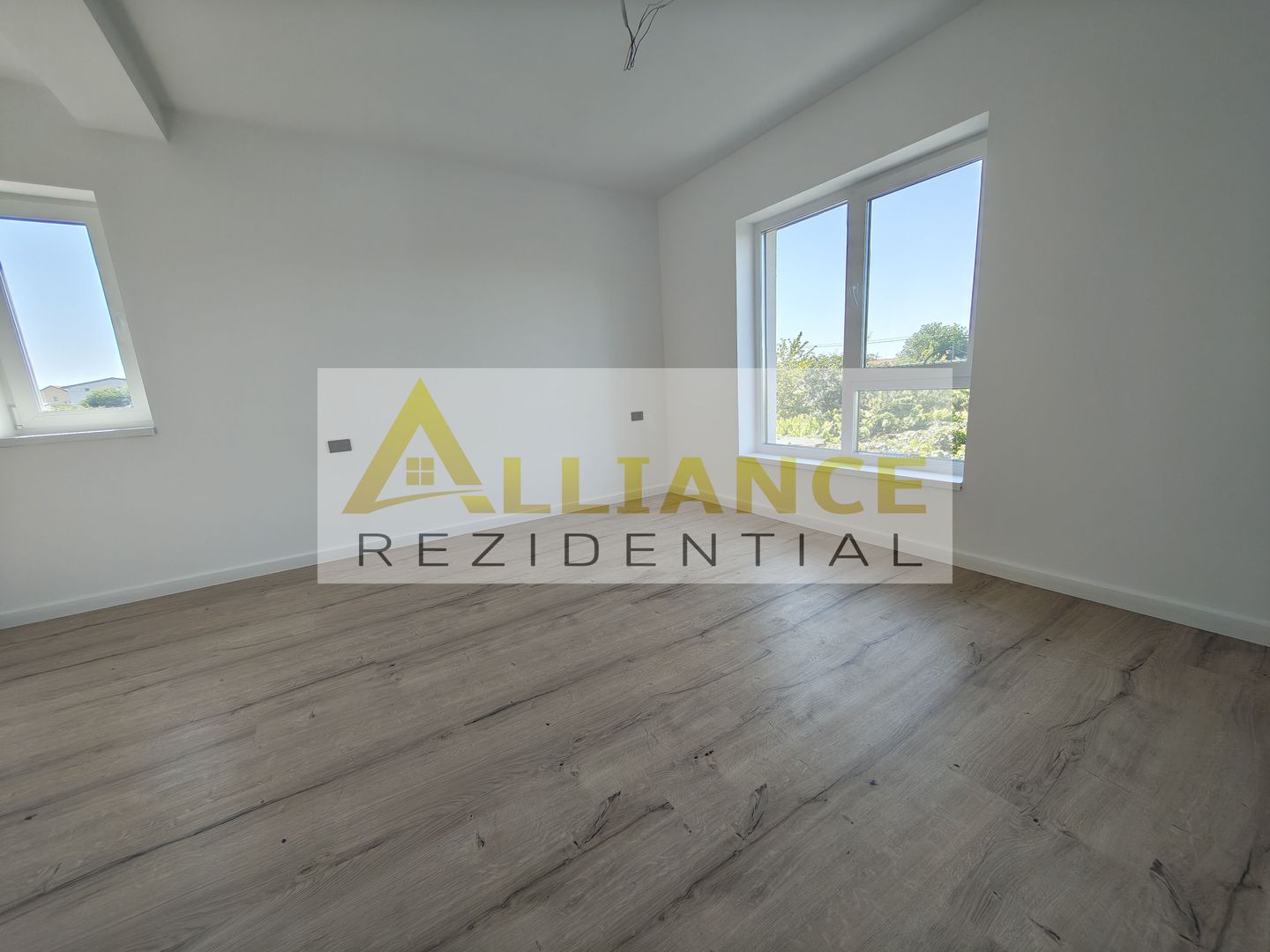 Vila  110 mp utili 4 camere - Complex nou (16 vile) - Poză 11