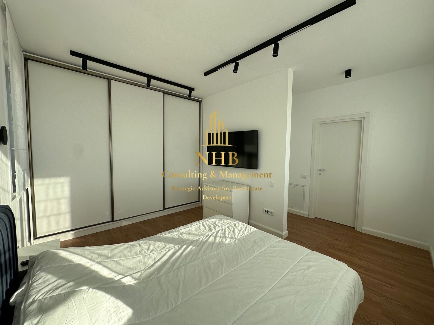 Vila de inchiriat - 4 camere- Pipera,Tunari - Poză 9