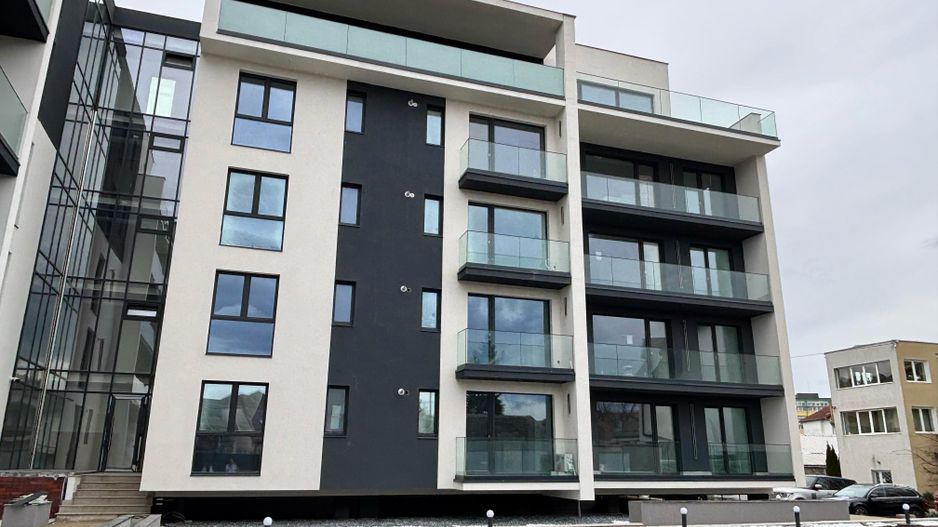 Apartament PREMIUM 3 camere cu GARAJ - zona Centrala - Poză 2
