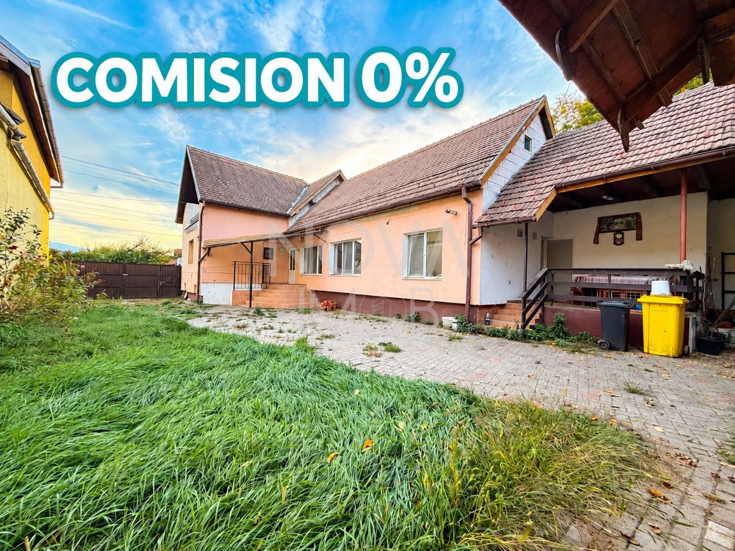 CASA DE VANZARE IN AVRIG – SPATIU GENEROS - Poză 1