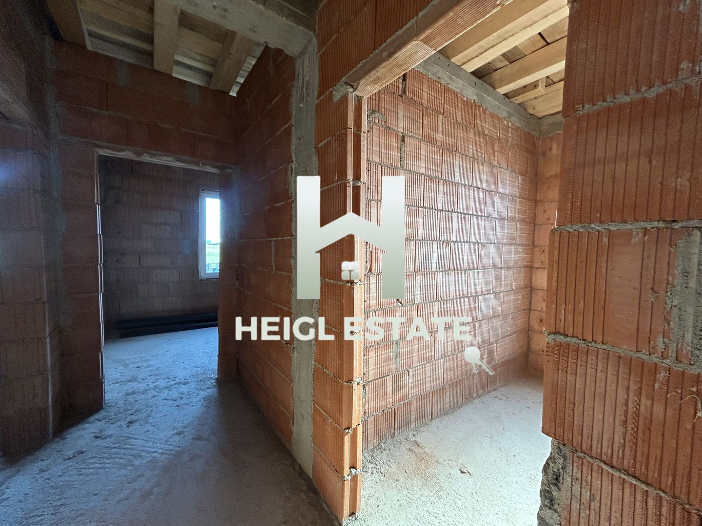 Duplex despartit prin camera tehnica Sacalaz - Poză 7