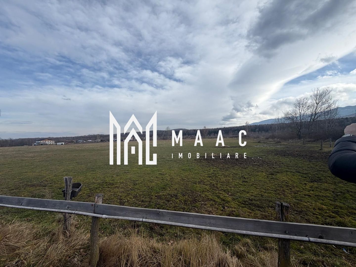 Teren 900 mp | Valea Avrigului | La strada - Poză 7