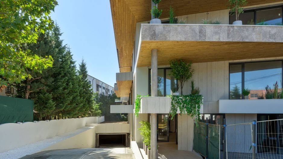 Gradina proprie 93 mp! 4 Camere ultra lux, 2 minute de Cambridge - Poză 2