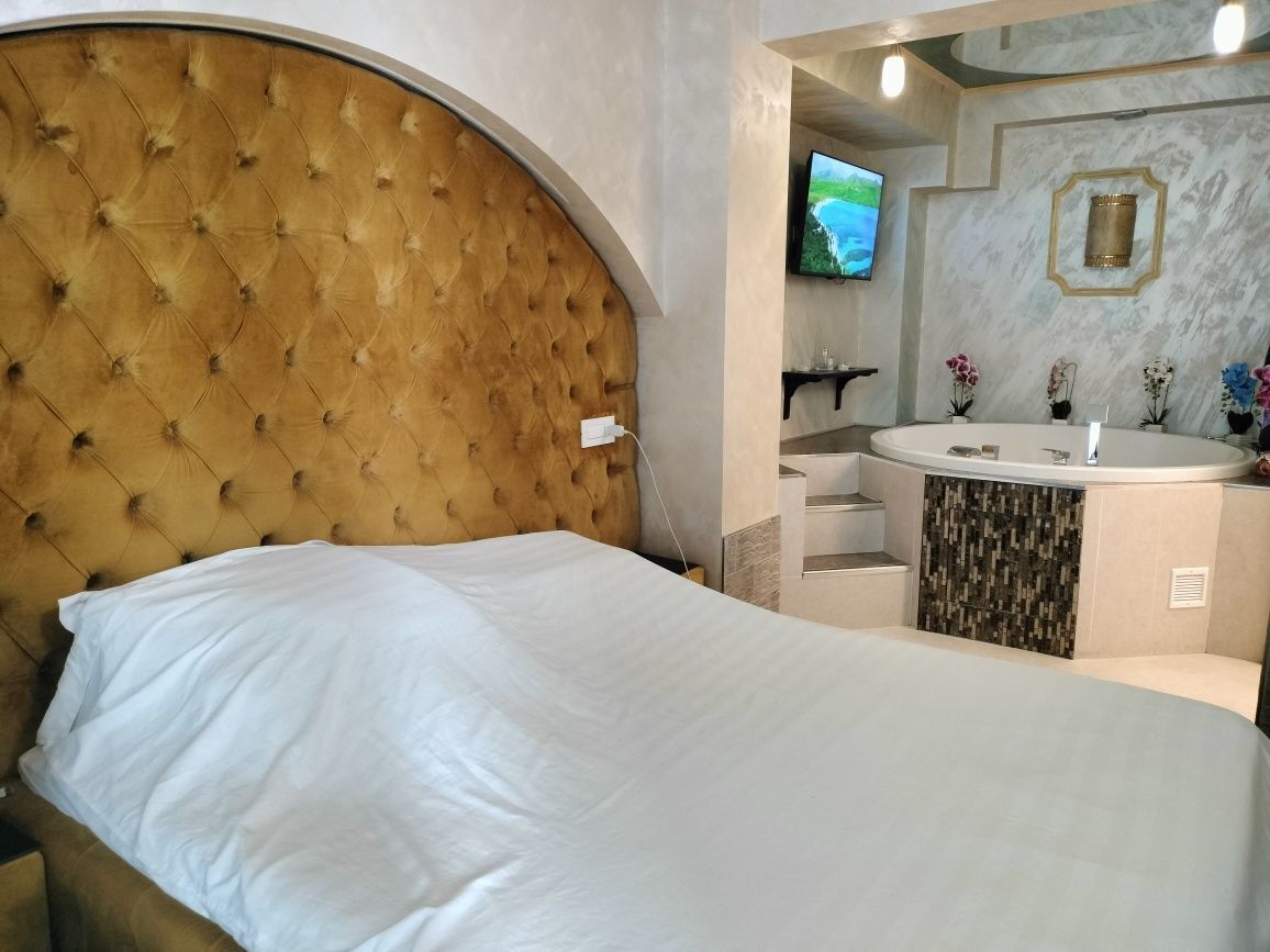 Garsoniera de lux cu jacuzzi și loc de parcare - Poză 5