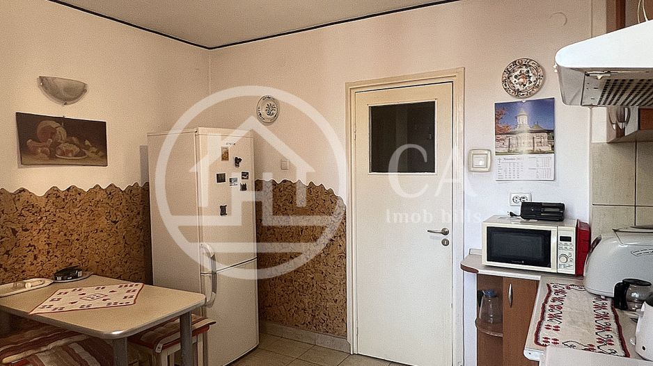 Apartament cu 3 camere de vanzare Central, Oradea. - Poză 11