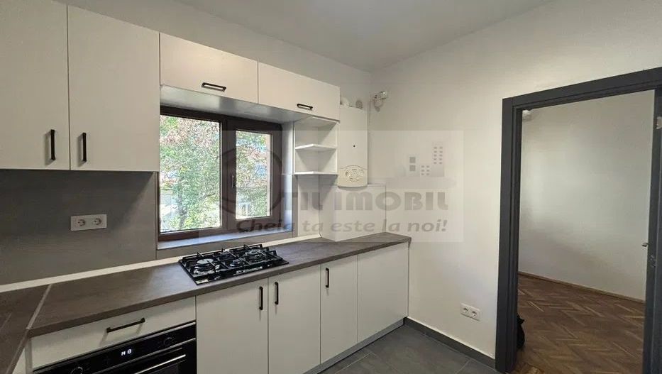 Apartament 3 camere UMF -CENTRU -699 EURO - Poză 1