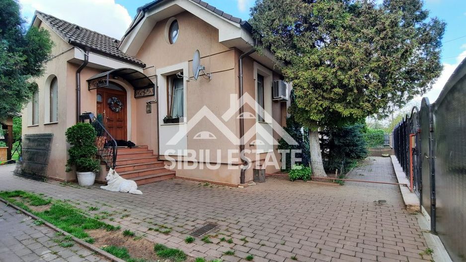 Casa Sibiu central, teren 1000 - Poză 1