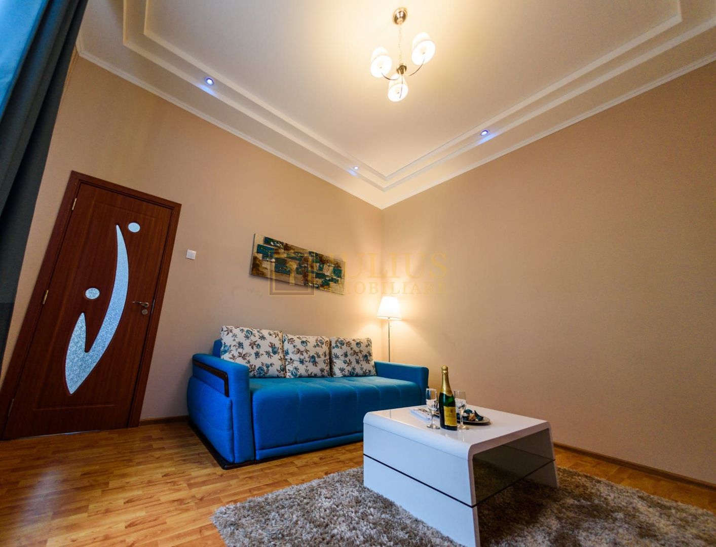 Piata Unirii|, apartament lux| cladire istorica| centrala proprie| 04.10.26 - Poză 2