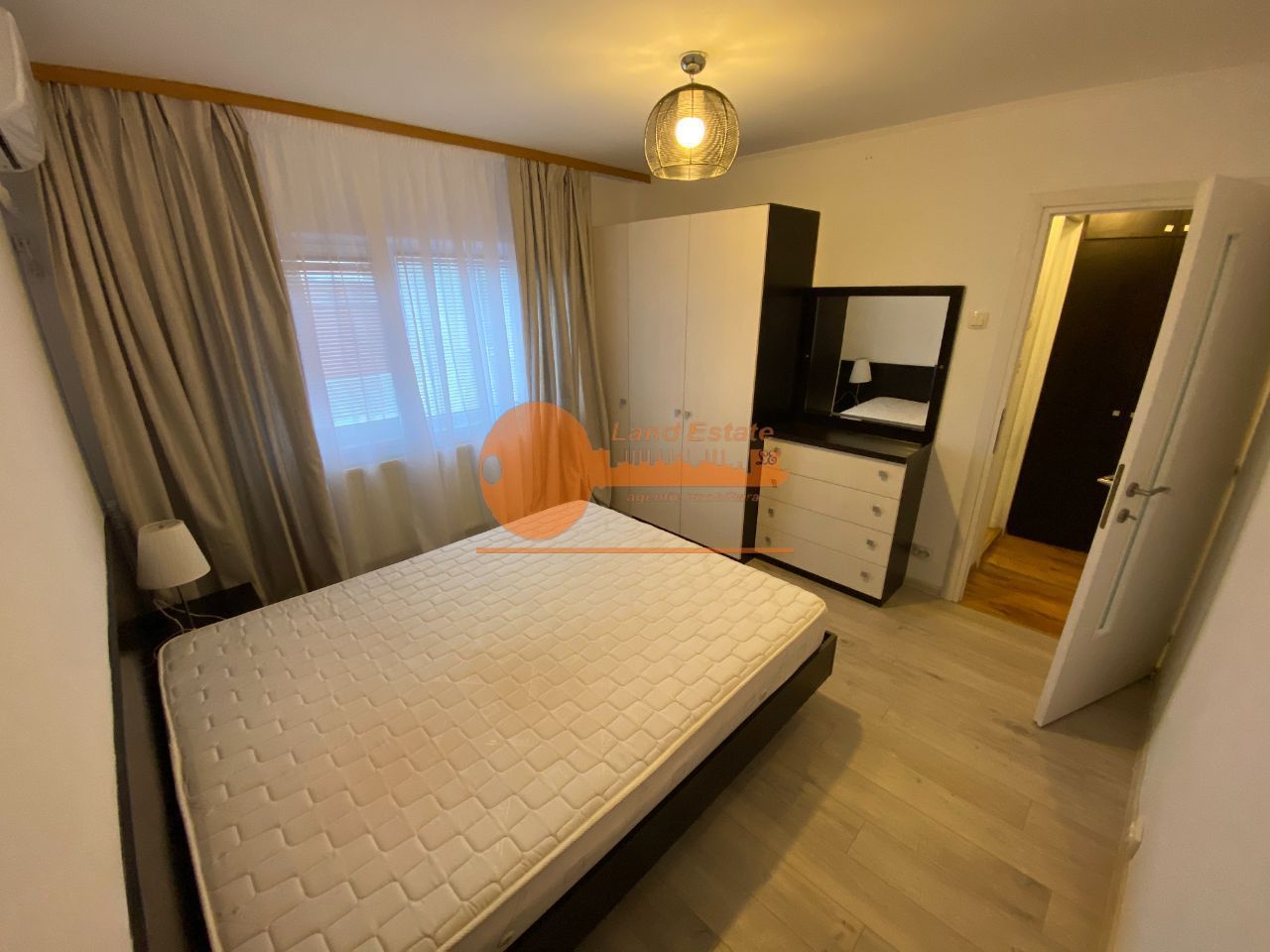 2 camere Aviatieie - Poză 8