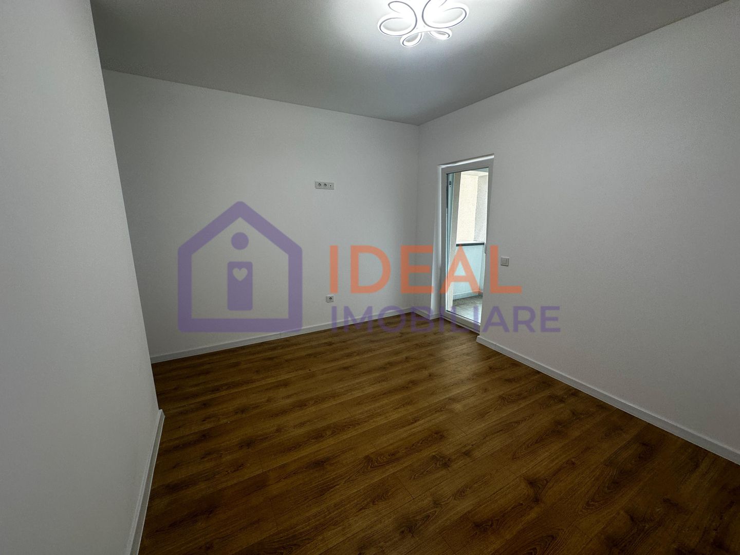 Apartament 2 camere si balcon, zona Calea Surii Mici - Poză 4