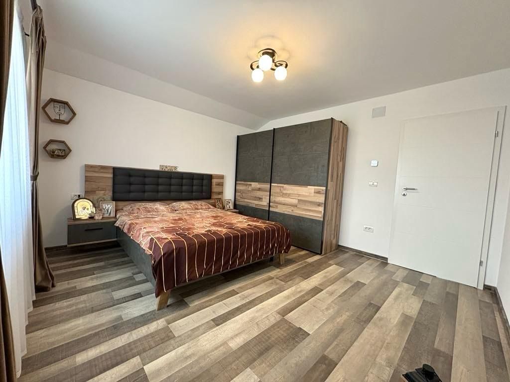 Vila moderna- 4 camere- cu piscina, complet mobilata si utilata - Sag - Poză 7