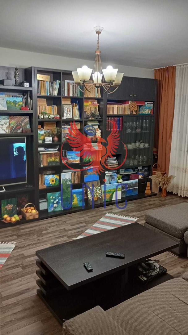 3 camere decomandate, etaj 2, liceul Pedagogic - 149 000 Euro - Poză 2