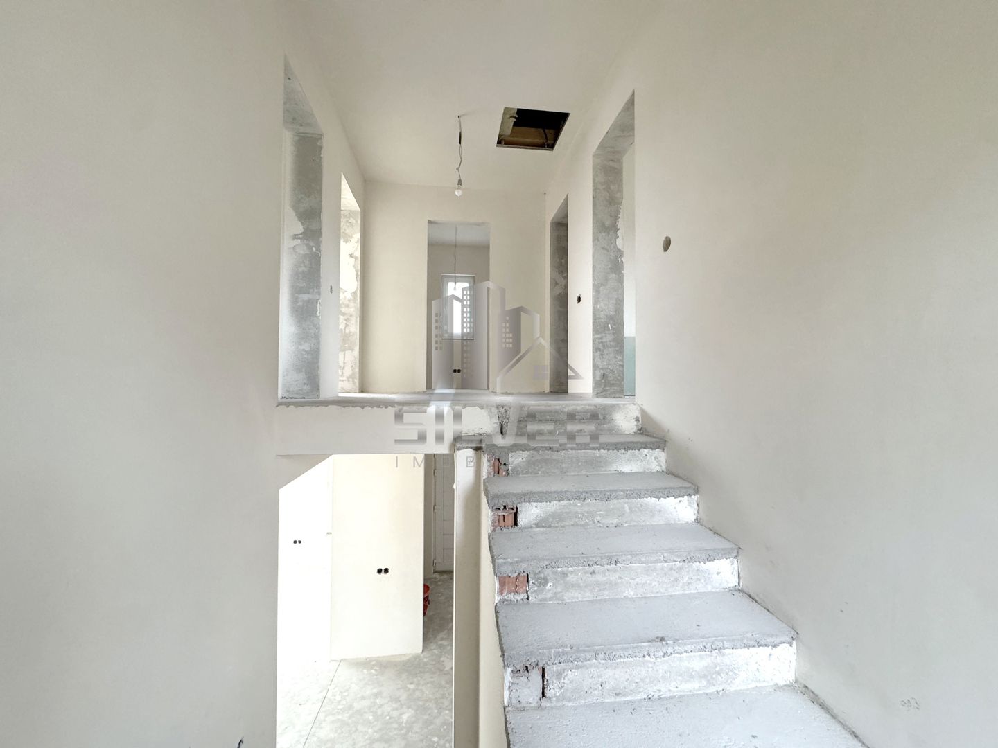 Casa  individuala cu teren de 472 mp in zona centrala. - Poză 13