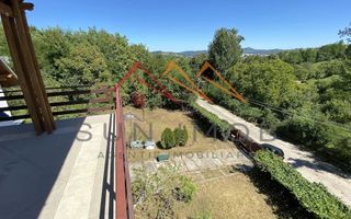 Vila de vanzare, teren 3100 mp, 7 camere, 6 grupuri sanitare, 3 CT, an 1997 - Poză 42