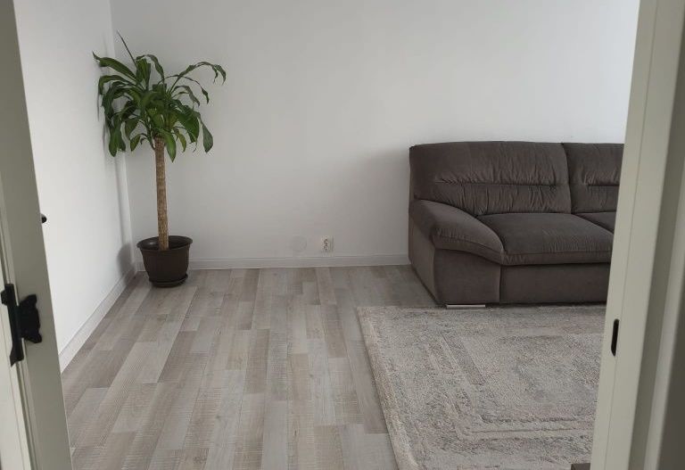 Apartament 4 camere renovat in bloc anvelopat Drumul Taberei - Poză 3