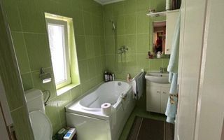 De vânzare casă cu etaj - Poză 8