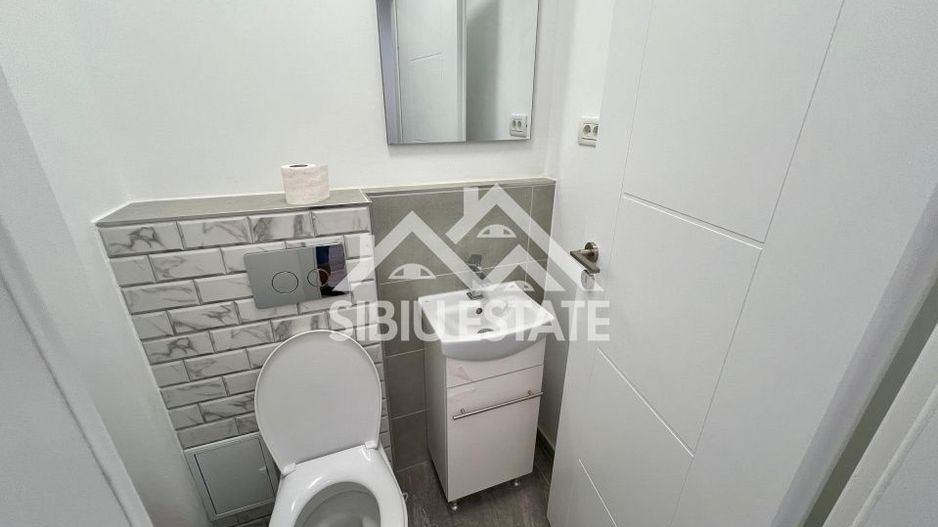 Apartament 4 camere renovat, 79 mp cu logie, Vasile Aaron, Sibiu - Poză 9
