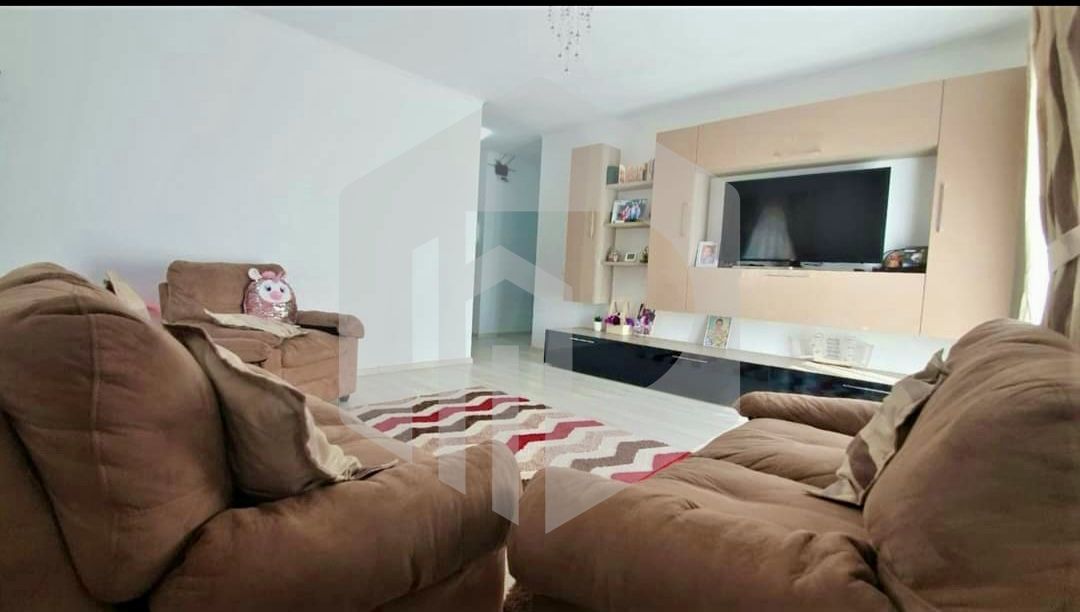 Apartament la vila/ 3 camere/ 2 bai/2 parcari/2 balcoane +pod 90 mp - Poză 8