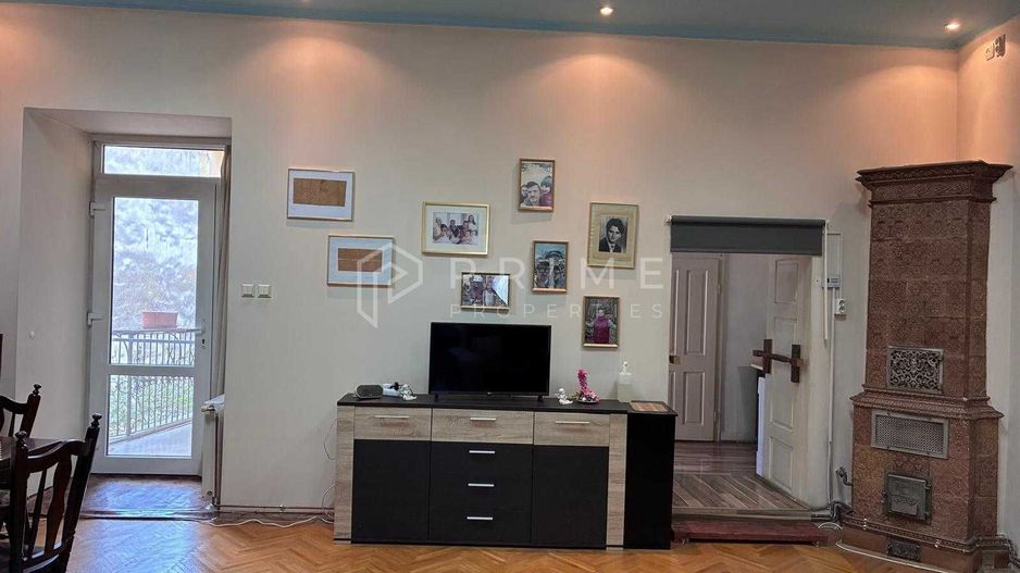 Apartament 3 camere, 80 mp, Ultracentral – Etaj 1, Tavan Înalt (3,9 m) - Poză 1